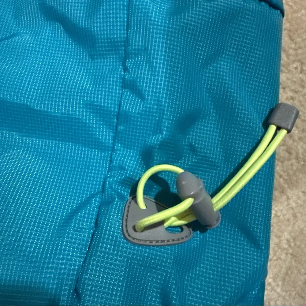 Lowe Alpine airzone ND32 Backpack great for skiing or snowboarding. Day hiking.